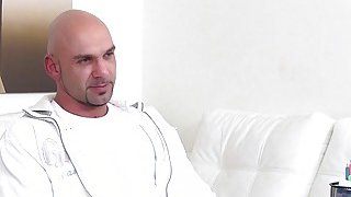 苗条身材短发妹子道具自慰秀 性感屁股后入套弄震动抽插出白浆逼逼刮毛了 很是诱惑不要错过